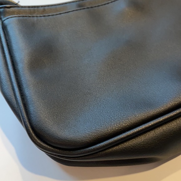 Twig & Arrow Small Black Purse Gray Velvet Strap Zipper Bag D24 - Picture 5 of 16